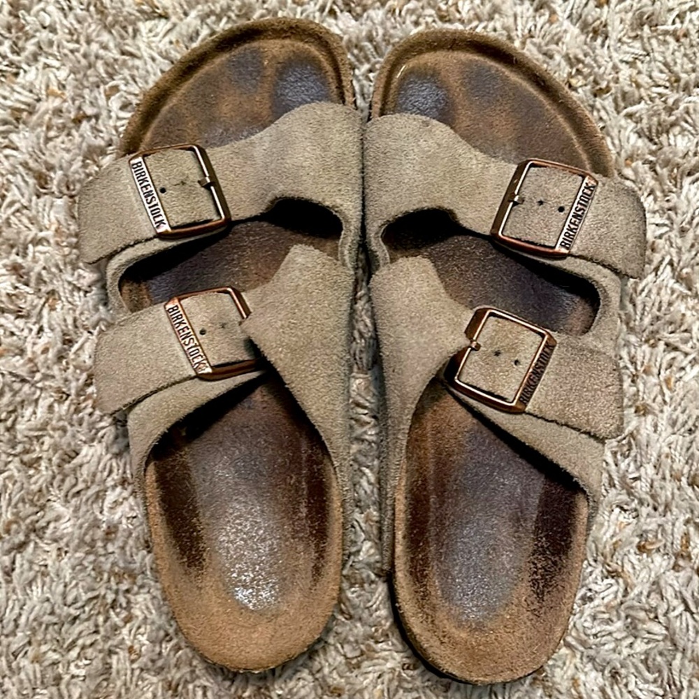 Gently Loved Birkenstock Arizona Sandals Size 38 / 7